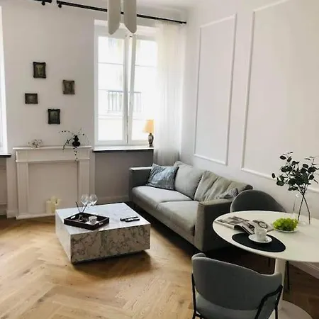 Apartment Charming Flat In The Old Town