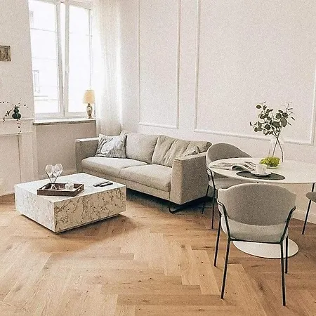 Apartment Charming Flat In The Old Town